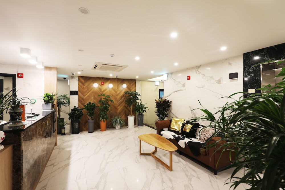 Sm Boutique Hotel 30/50