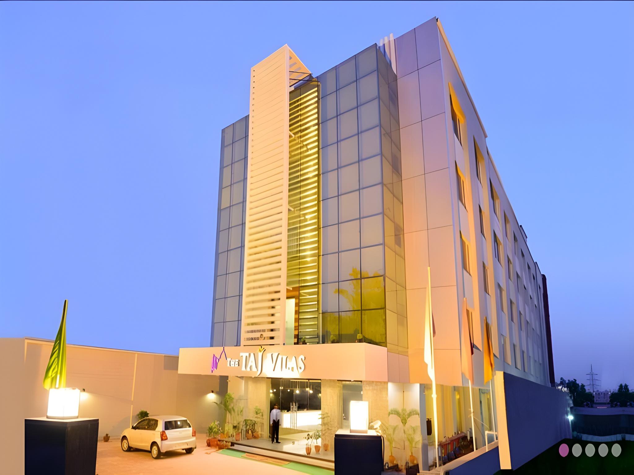 Taj Vilas 3/60