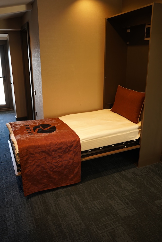Rudis Otel 26/50