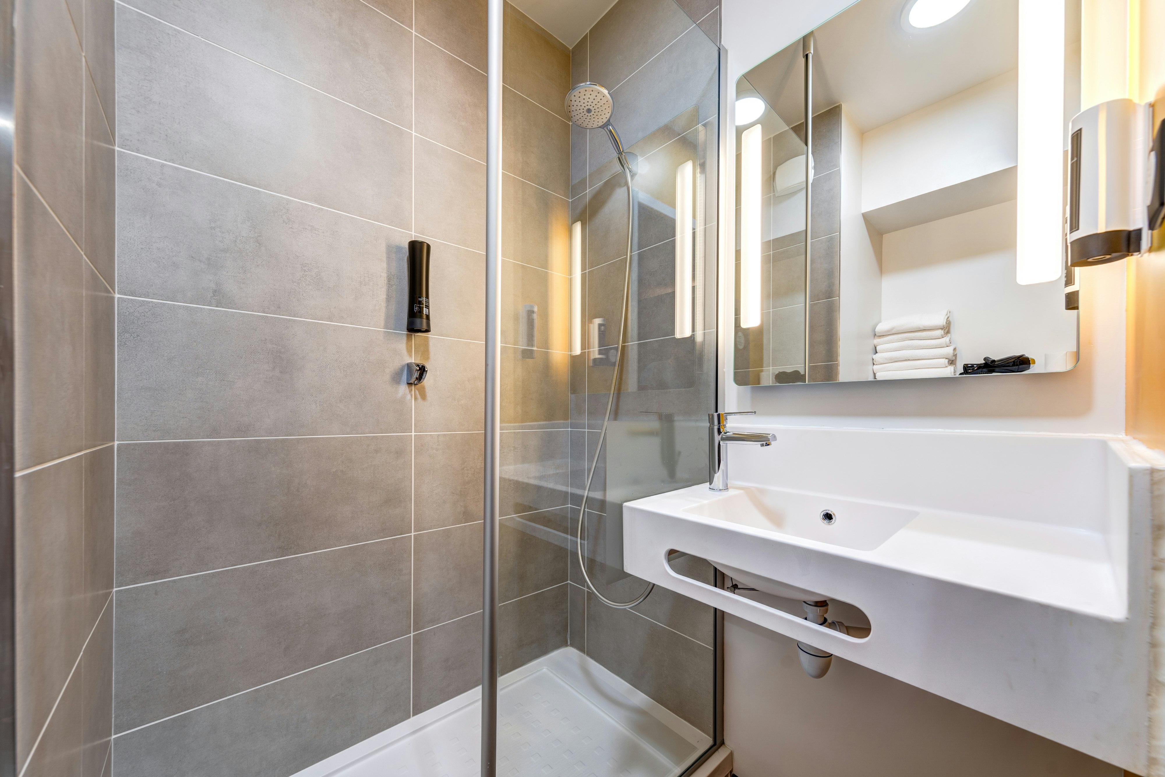 B&B HOTEL Bois d Arcy Saint Quentin en Yvelines 46/46