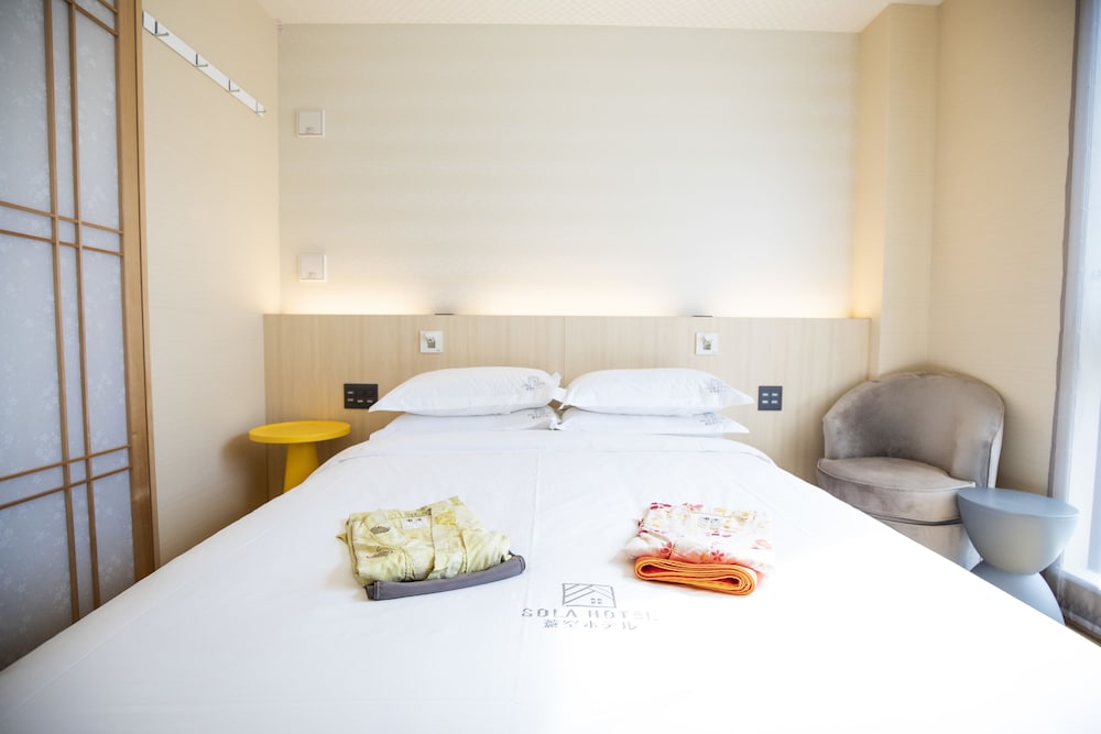 Sola Hotel 16/48