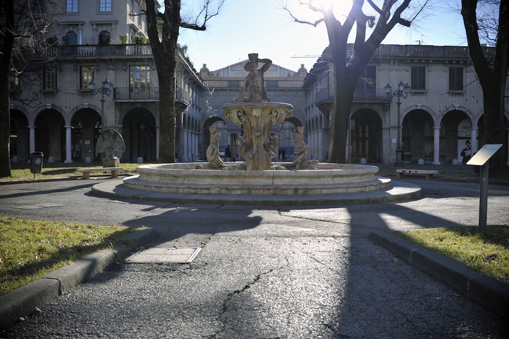 Bergamo Inn 43 26/31