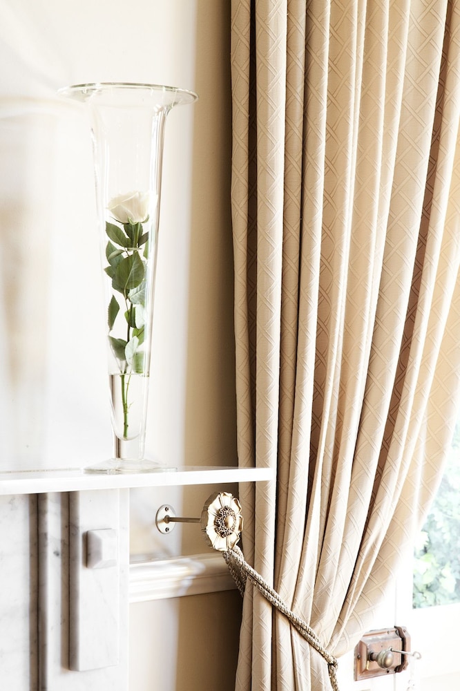 Banksia Boutique 27/49