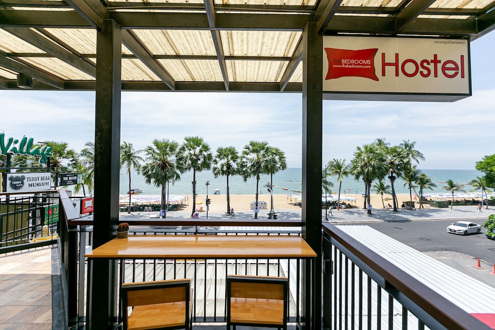 The Bedrooms Hostel Pattaya 42/50