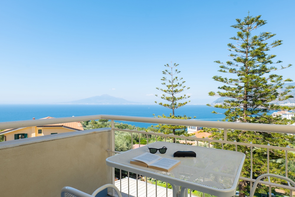 Grand Hotel Vesuvio Sorrento 68/72