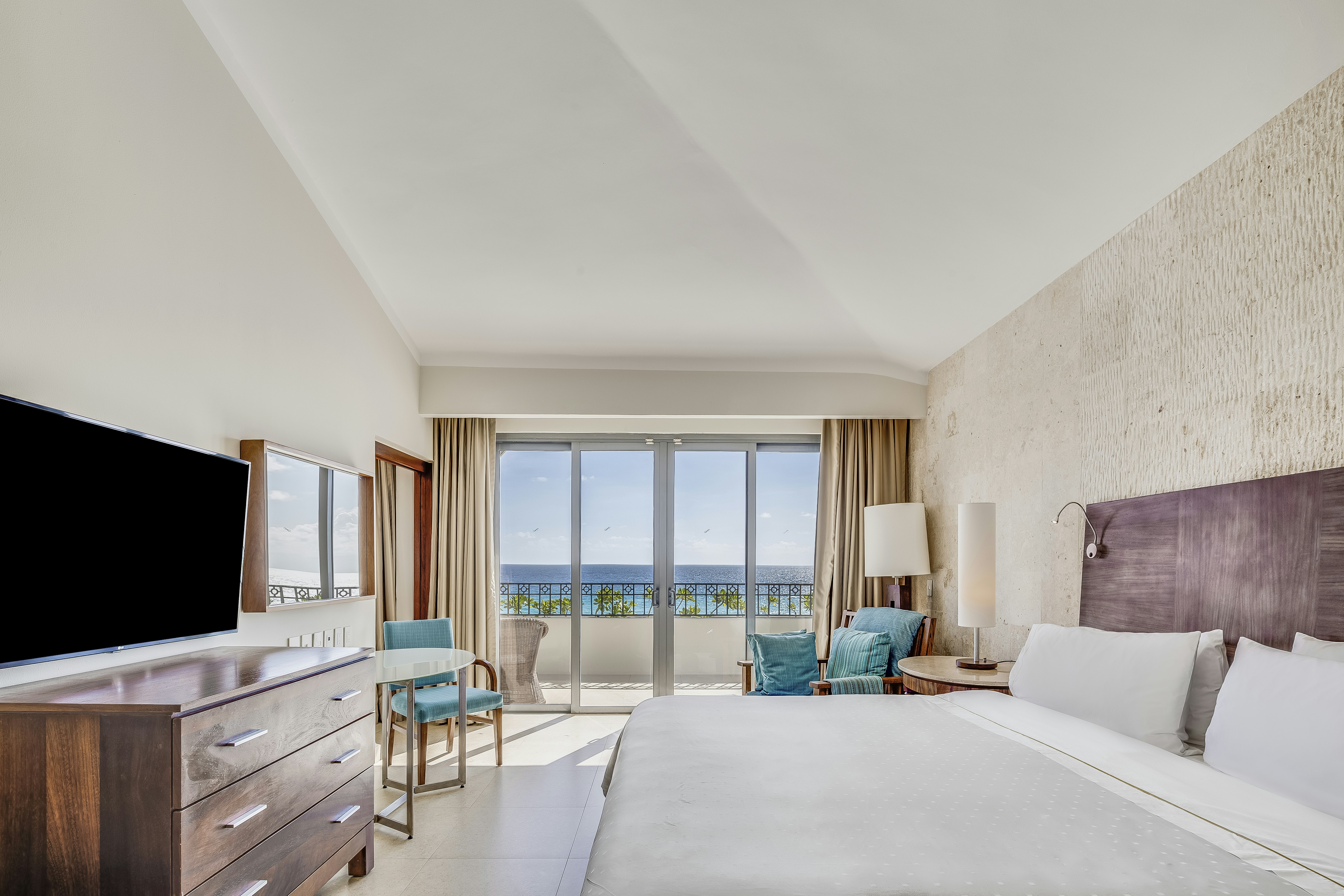 PREMIUM, KING BED, OCEAN FRONT