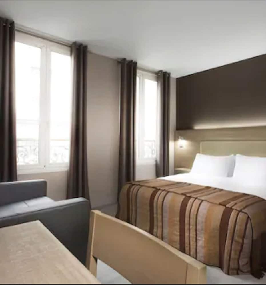Hotel Des Pavillons 8/19