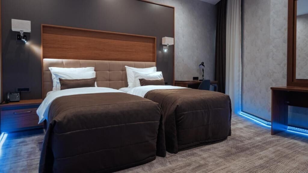 Standard, Twin Beds