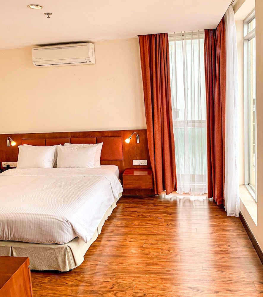 2 BEDROOMS, PREMIER