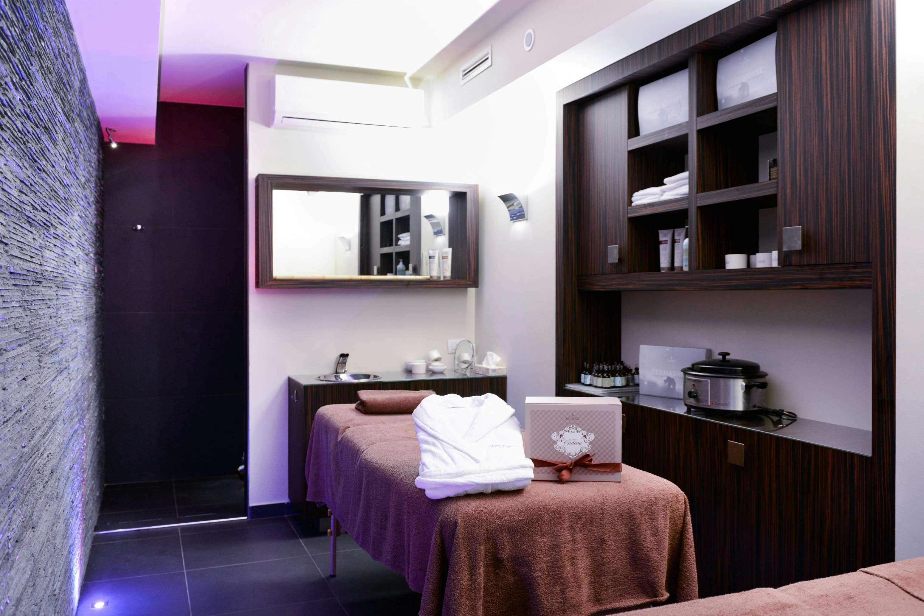 HOTEL PARIGI 2 31/48