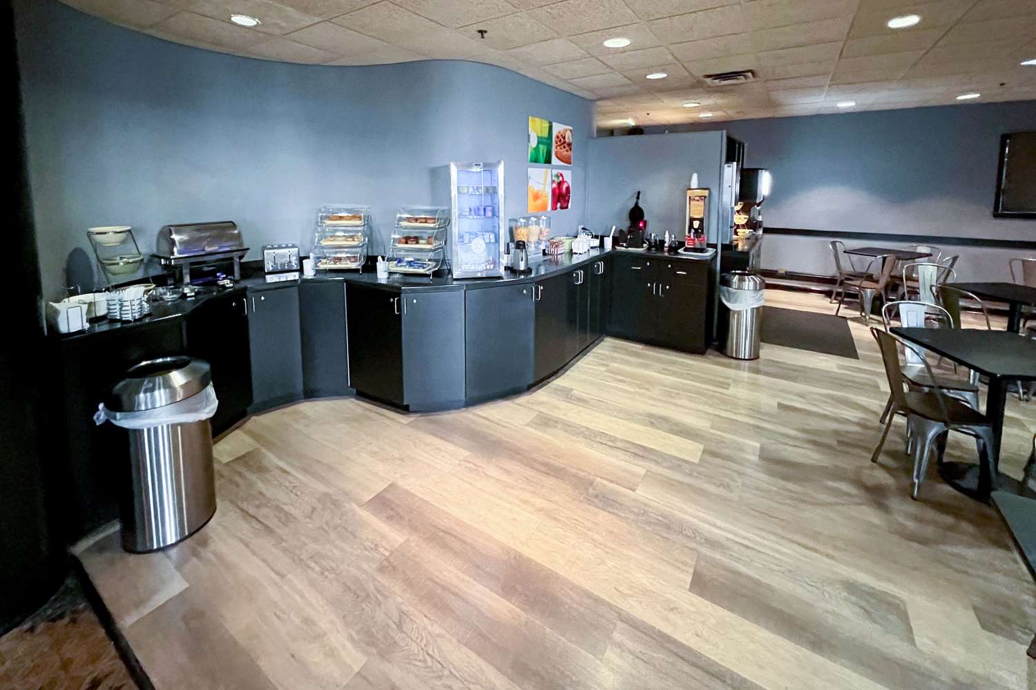 restaurant cafeteria