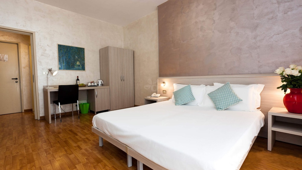 Comfort, Twin Beds, Lis Hotel 8/10