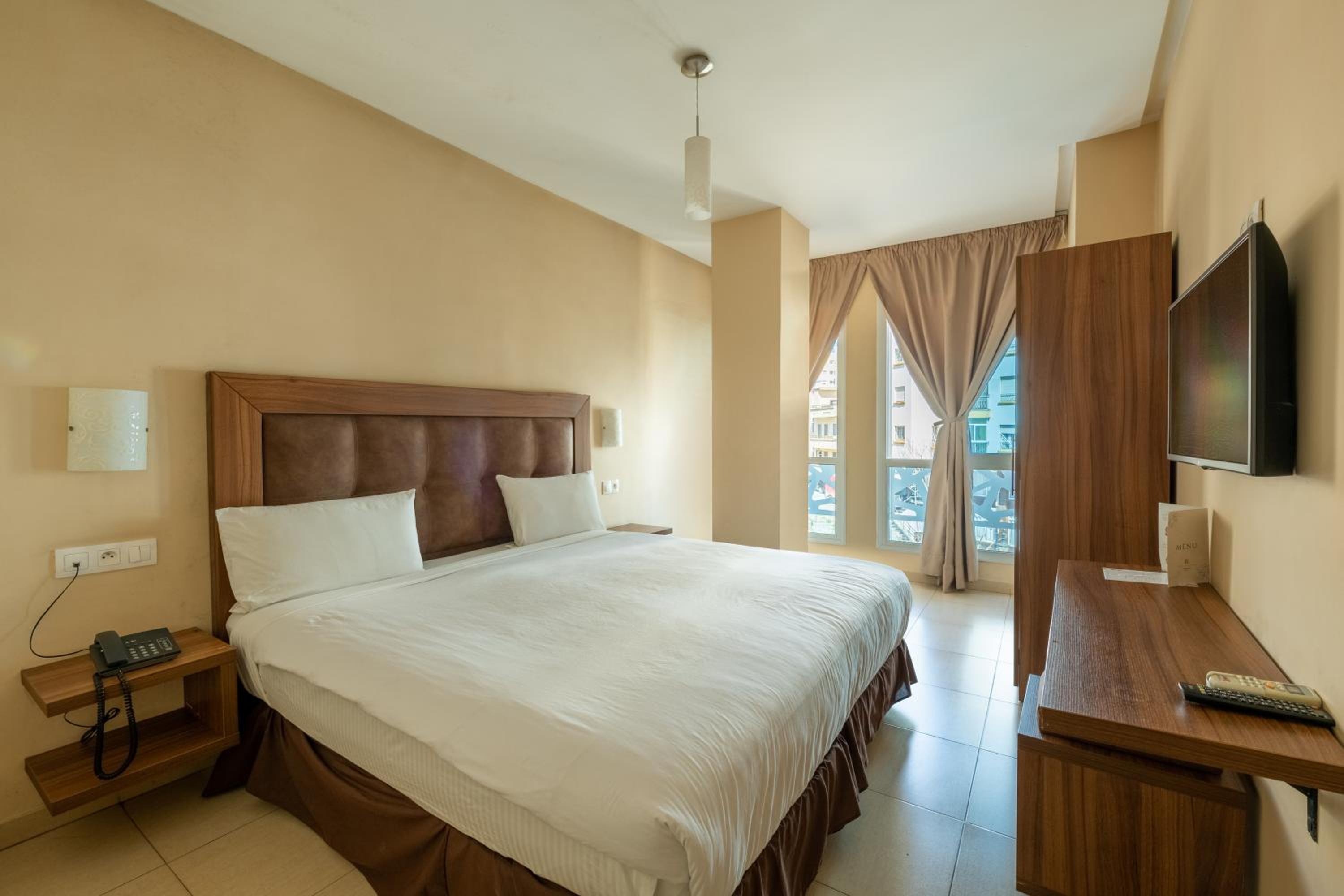 Standard, Double Bed, Hotel Etoile Du Nord 6/10