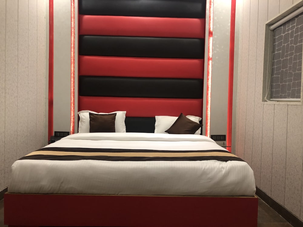 Hotel Pardesi 18/45
