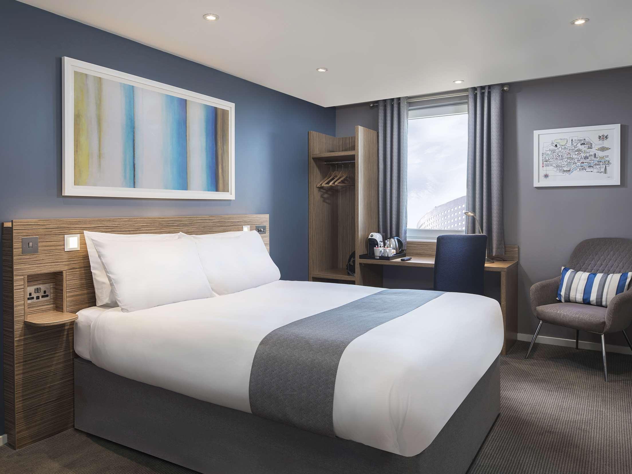 ROOM, DOUBLE BED