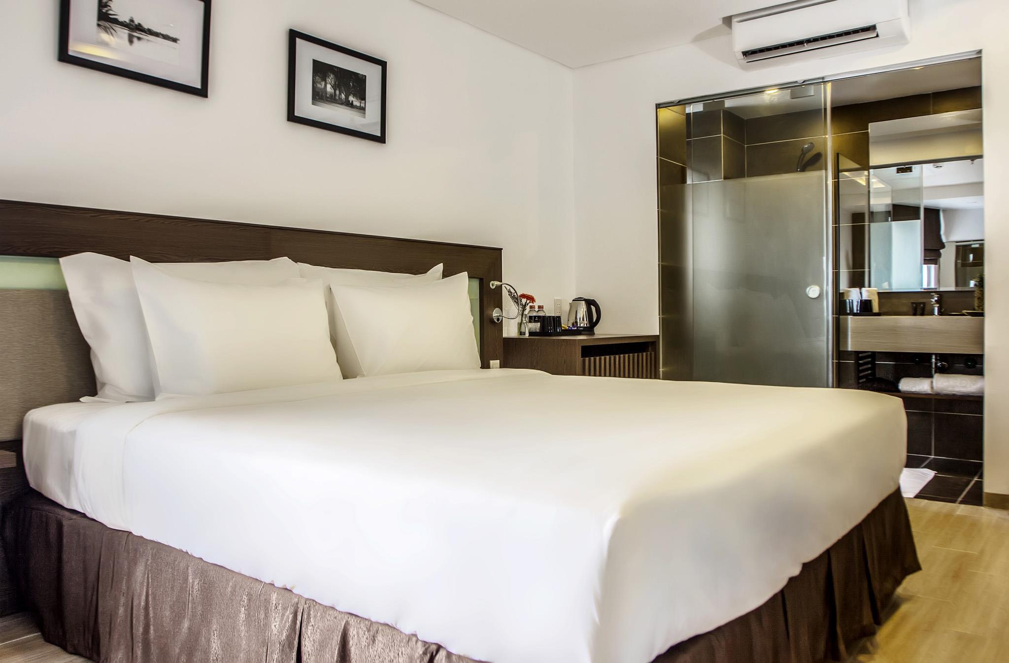 Suite, Balcony