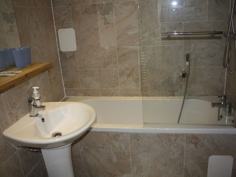 Edinburgh Holiday Guest House 32/40