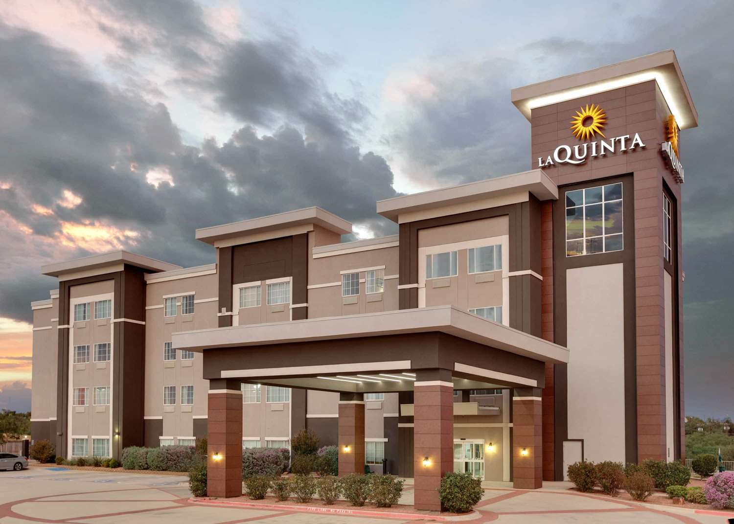 La Quinta Inn & Suites by Wyndham Big Spring 2/48
