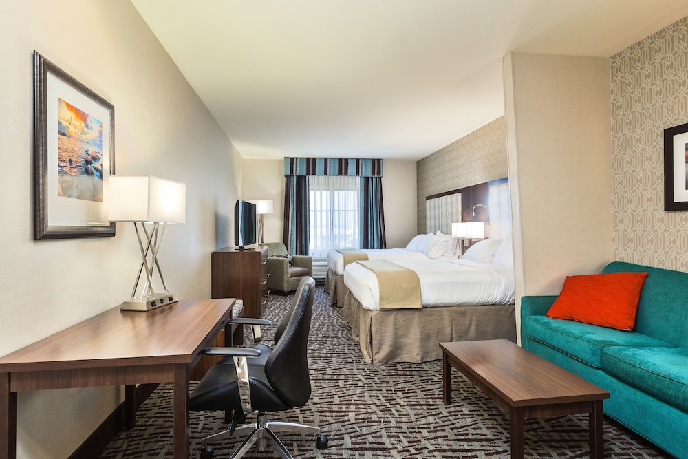Holiday Inn Express Suites Eureka 17/56