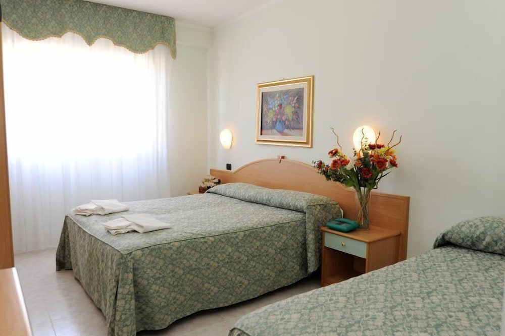 Hotel Garden 44/64