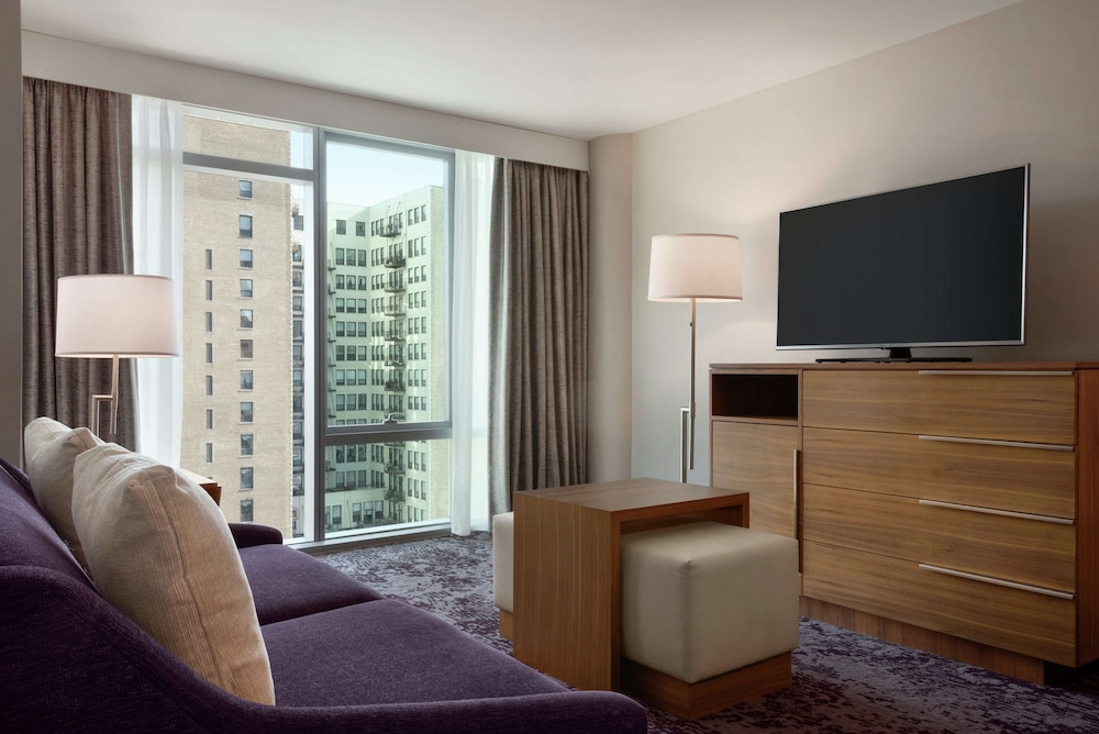 Homewood Suites by Hilton Chicago Downtown South Loop 30/49