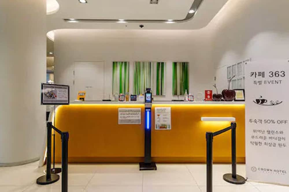 Crown Hotel 3/34