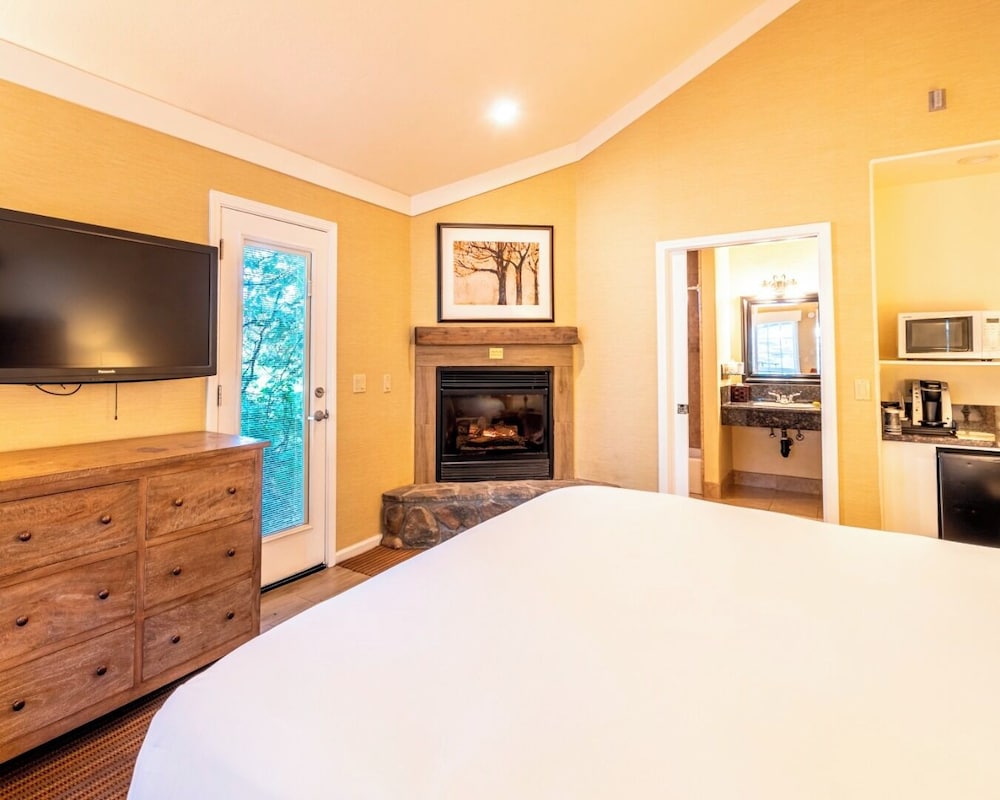 كوخ بسرير كينج، Tenaya Lodge At Yosemite 2/3