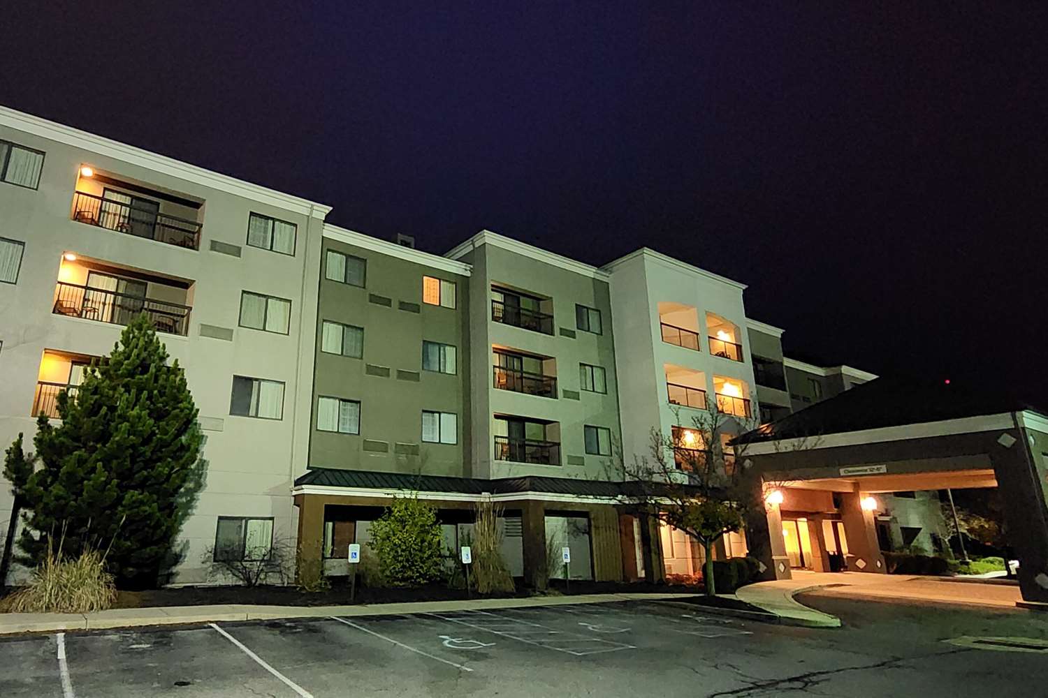 Country Inn & Suites by Radisson, Convention Center 42/44
