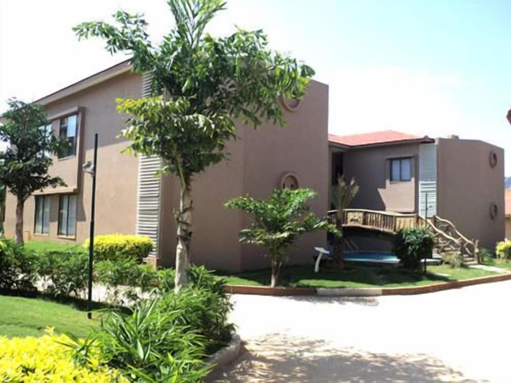 Golden Amoon Resort 6/50