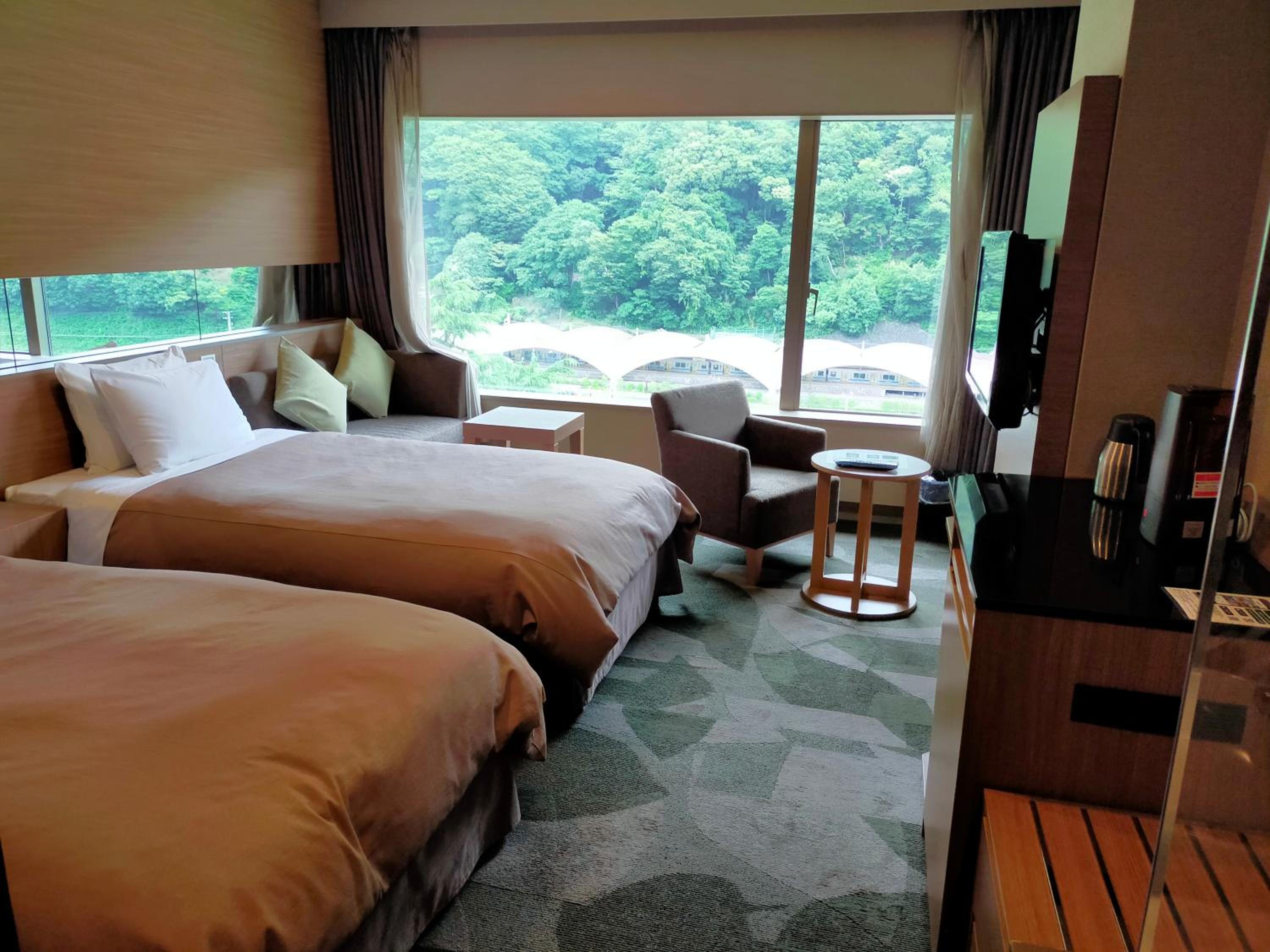 Rainbow, Twin Beds, Riverside, Good View