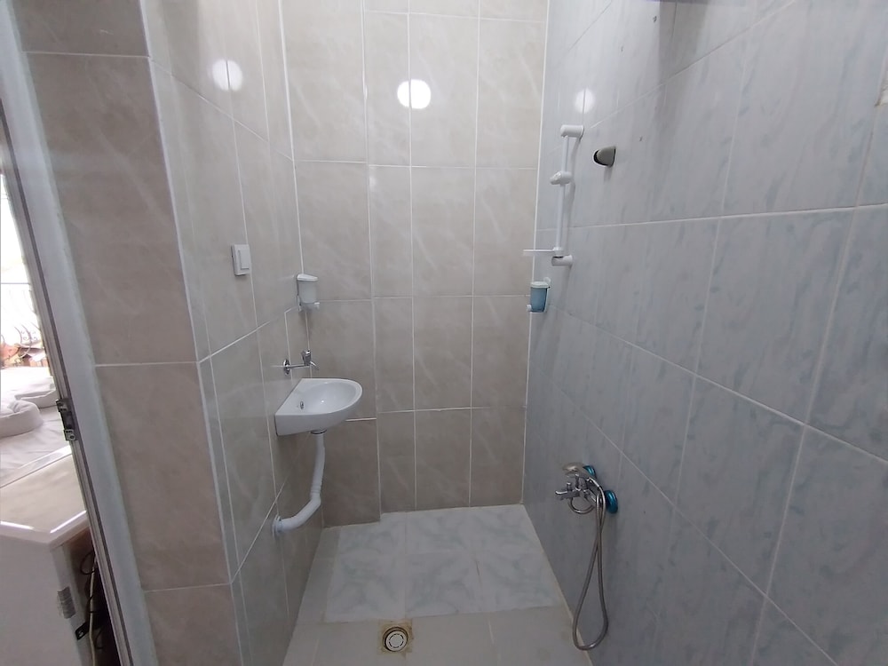 Anz Guesthouse 47/50