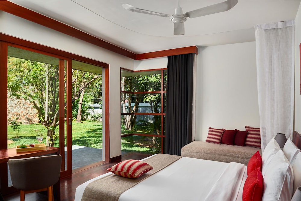 1 BEDROOM, POOL, VILLA