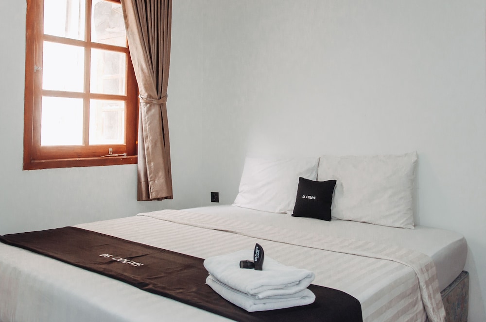 PREMIUM, QUEEN BED