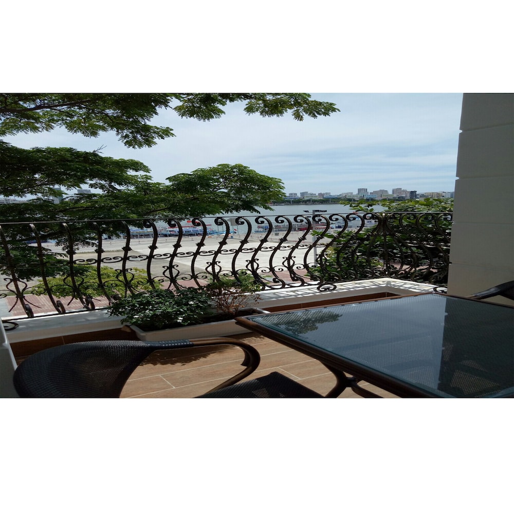 Di Lusso Hotel 42/64