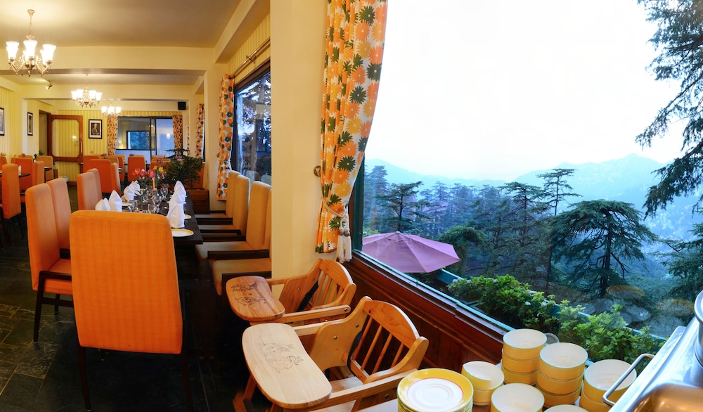 Honeymoon Inn 26/53
