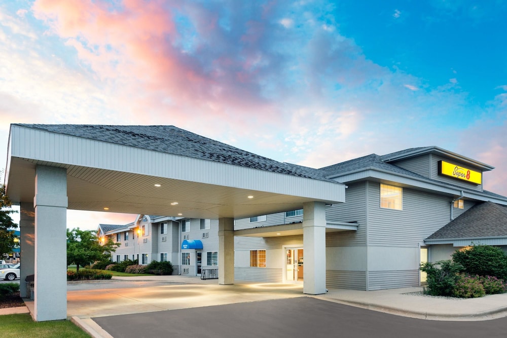 Sleep Inn & Suites Verona, WI image