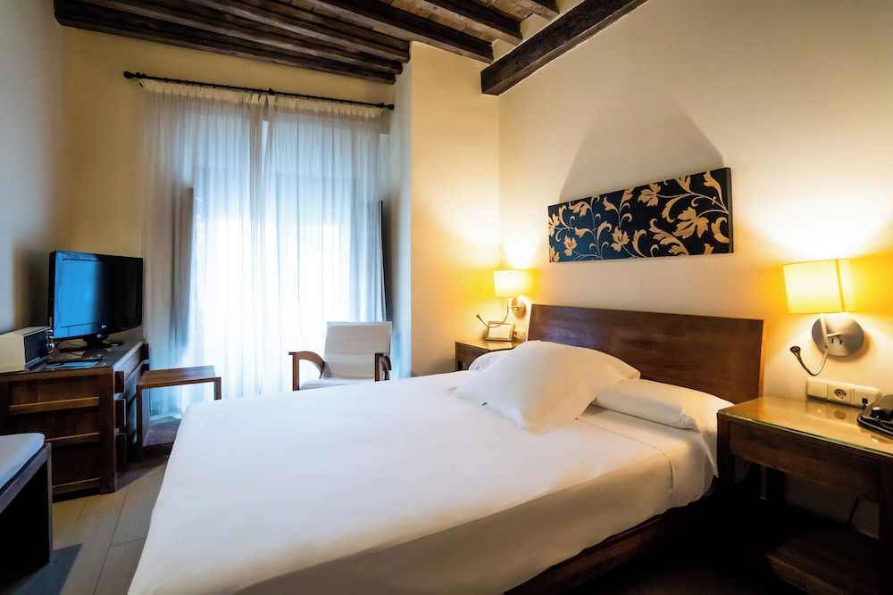 Hotel Yit Abentofail 10/50