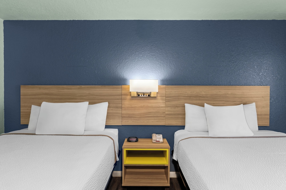 Days Inn by Wyndham Pratt 17/54