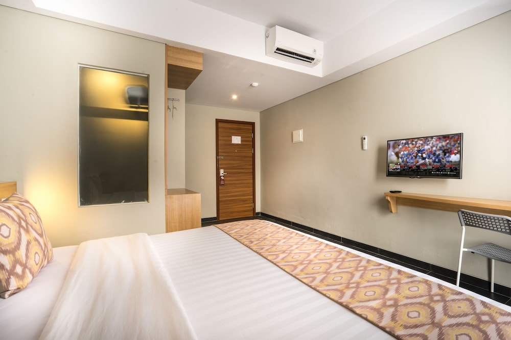 Maple Hotel Grogol 10/27