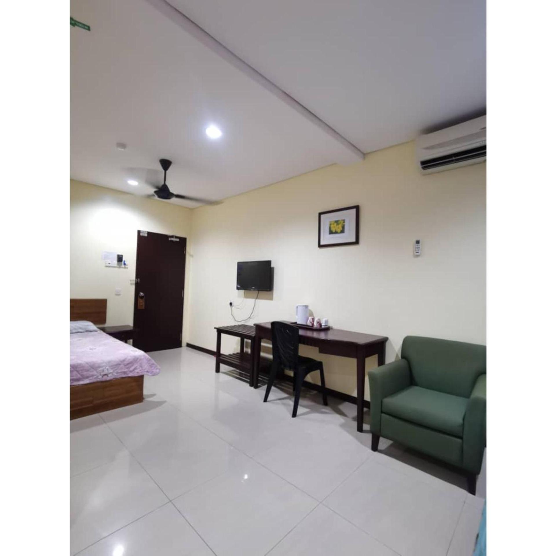 Hotel O Pavilion Inn Hotel 33/42