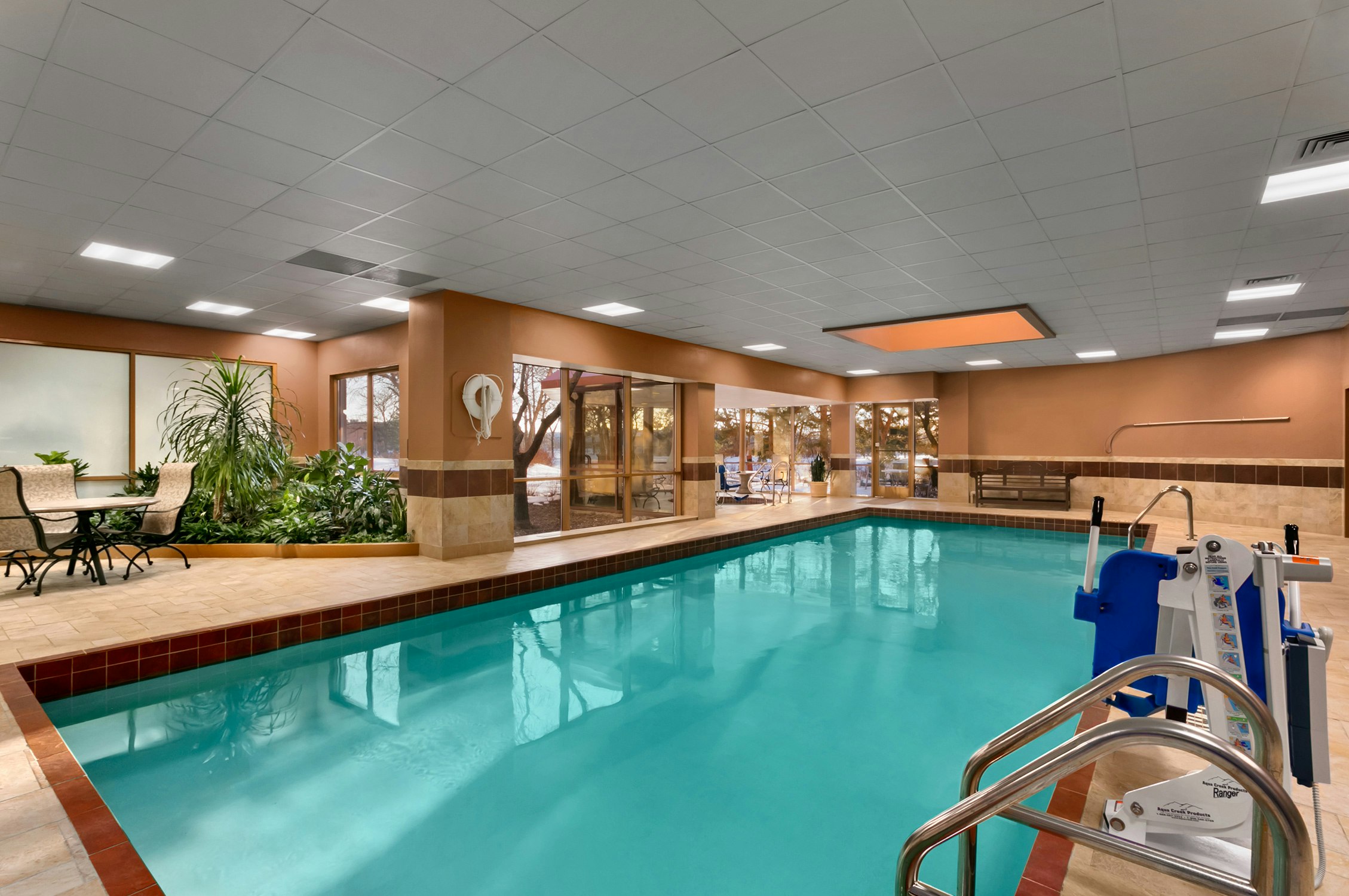 Embassy Suites by Hilton Chicago North Shore Deerfield 22/65