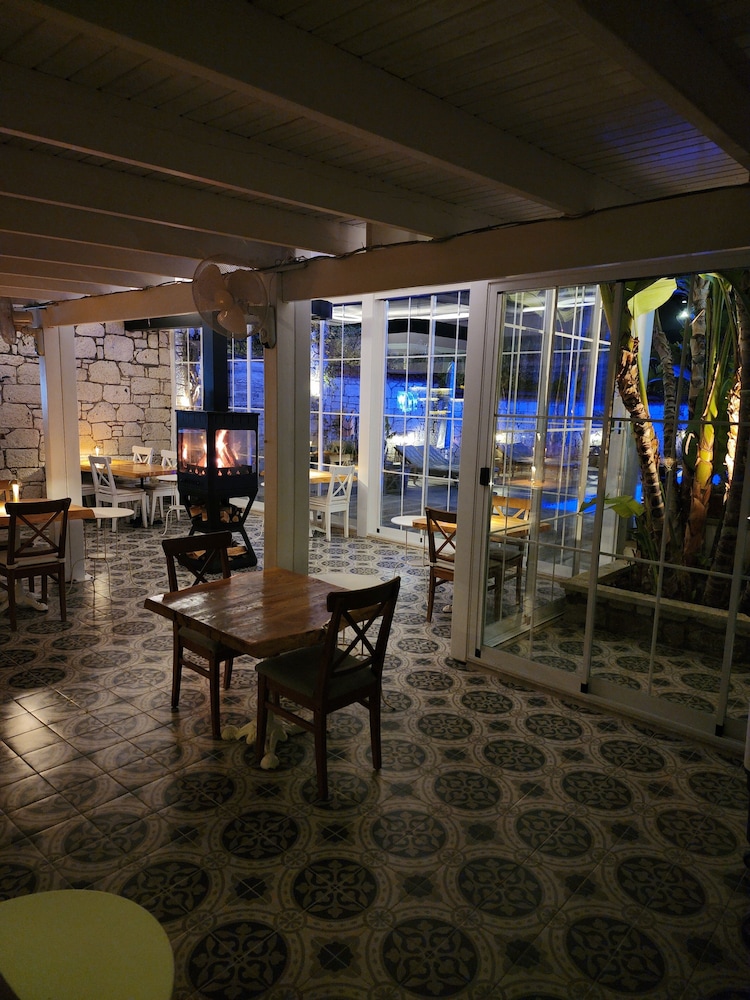 Tarcin Alacati Otel - Adults Only 40/48