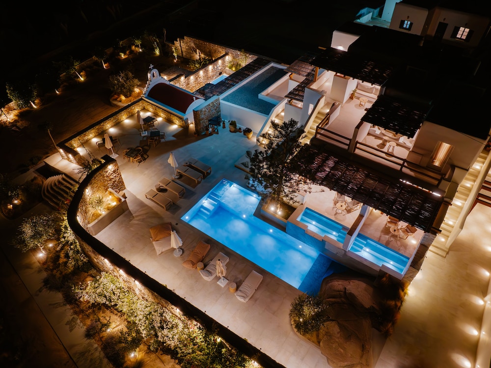 OLIVING MYKONOS LUXURY SUITES 4/50