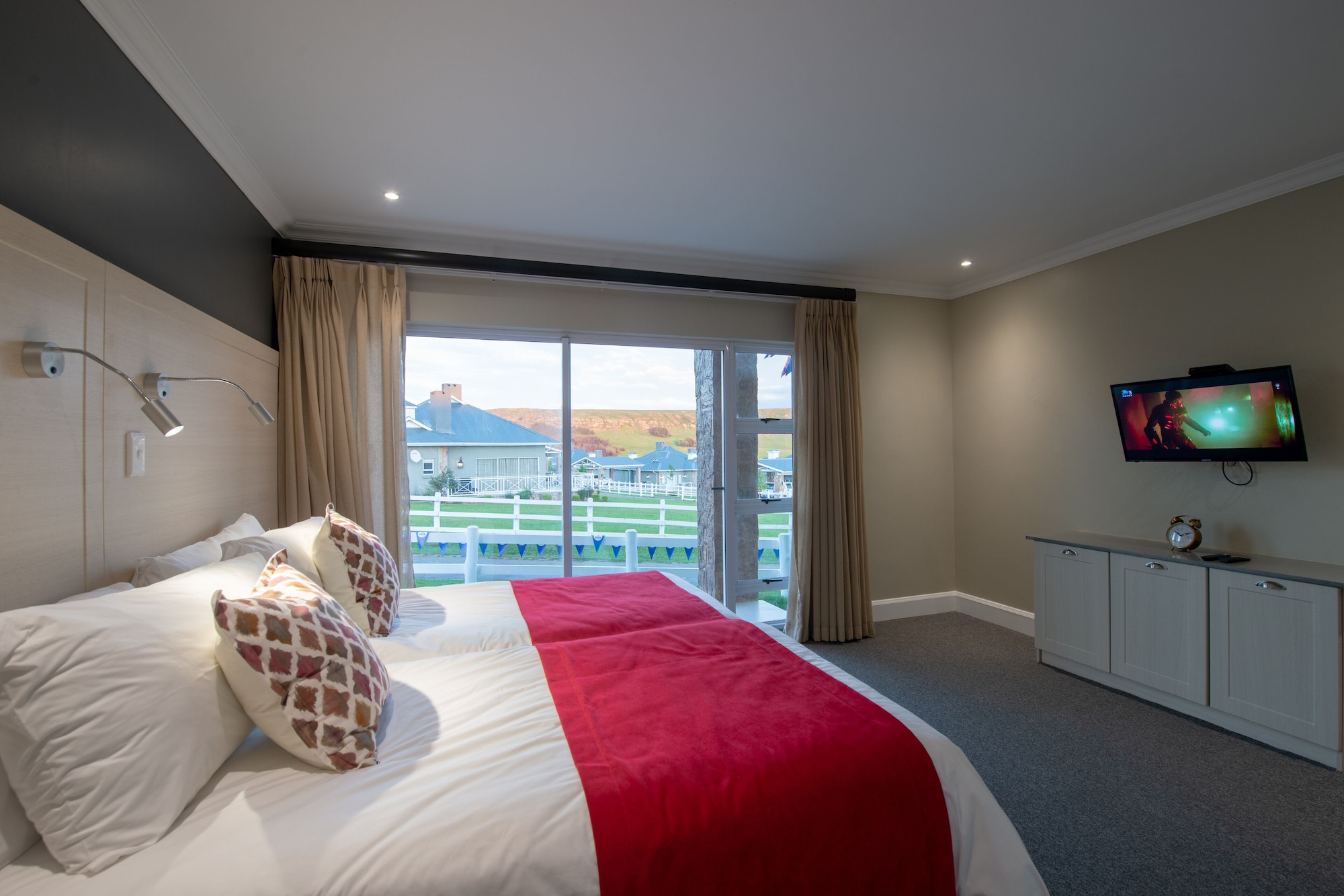 2 Bedrooms, Luxury, House, King and Twin Beds