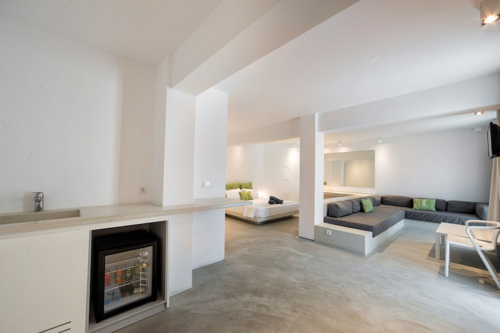 Relux Ios Hotel 56/74