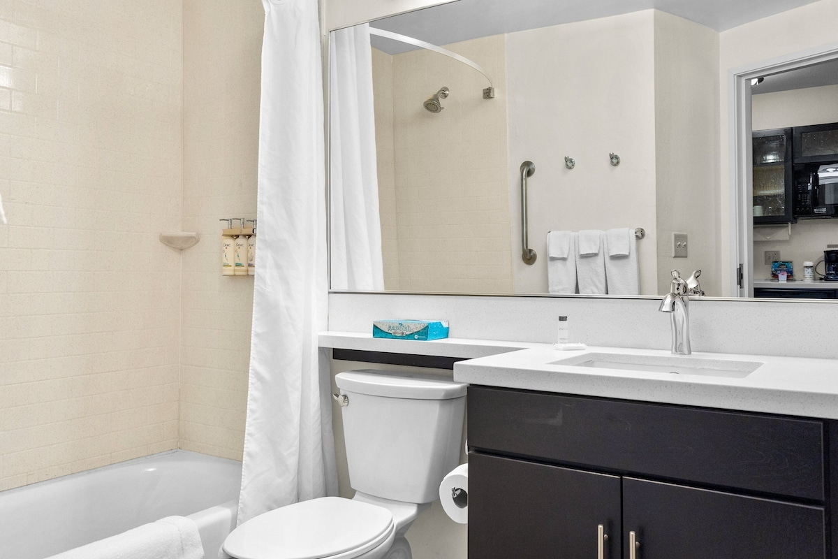 استوديو بسريرين كوين لذوي الإعاقة، Candlewood Suites Erie 2/3