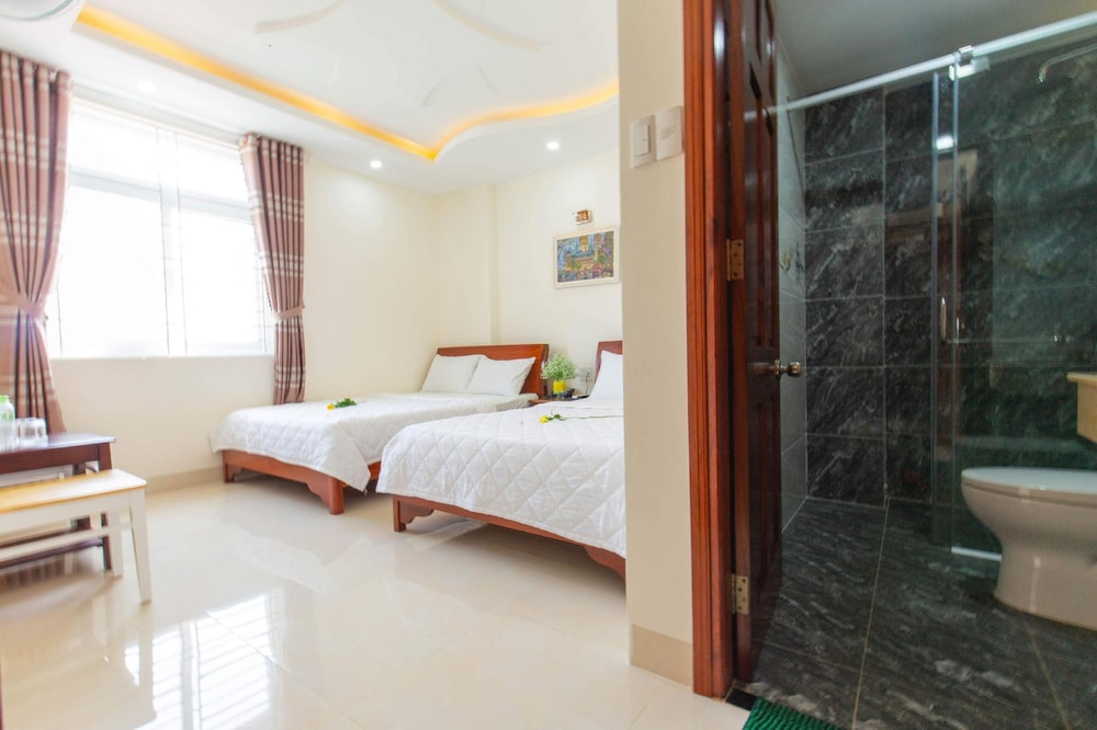 Bien Ngoc Hotel 38/38