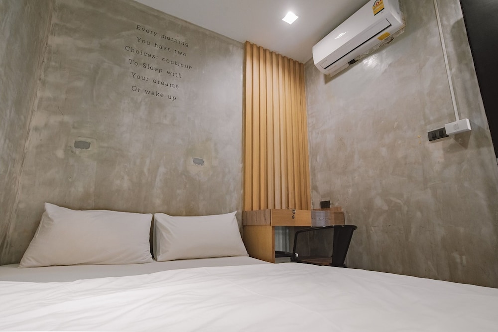 PRIVATE, SHARED BATHROOM