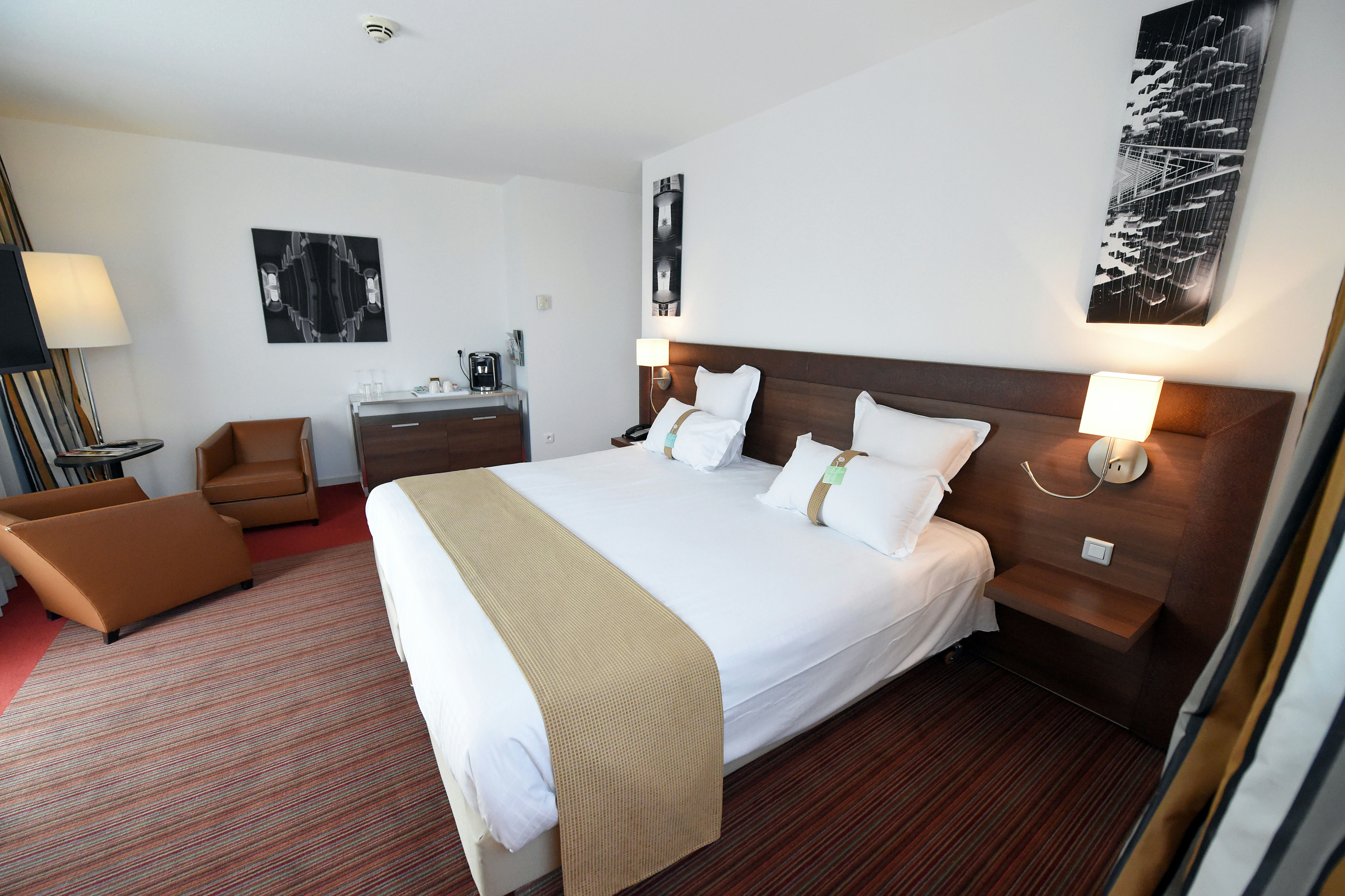 HOLIDAY INN MULHOUSE 11/50