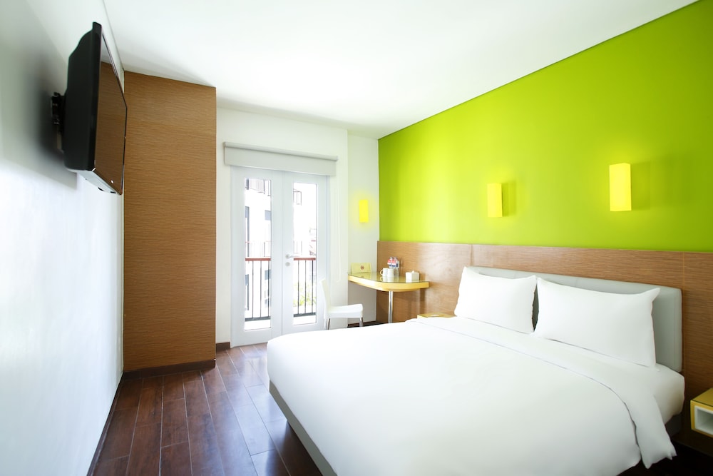 Smart, Queen Bed